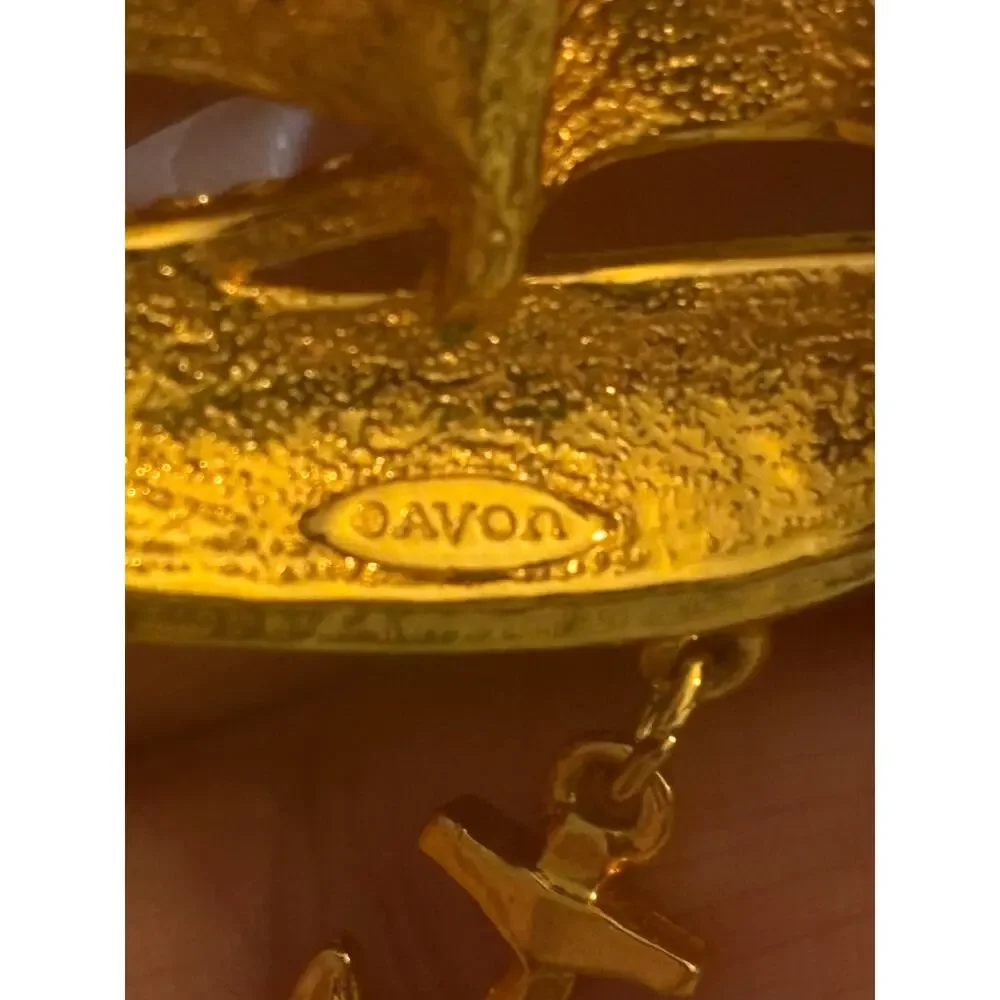 Vintage Avon Sailboat Brooch Enamel Dangling Anchor